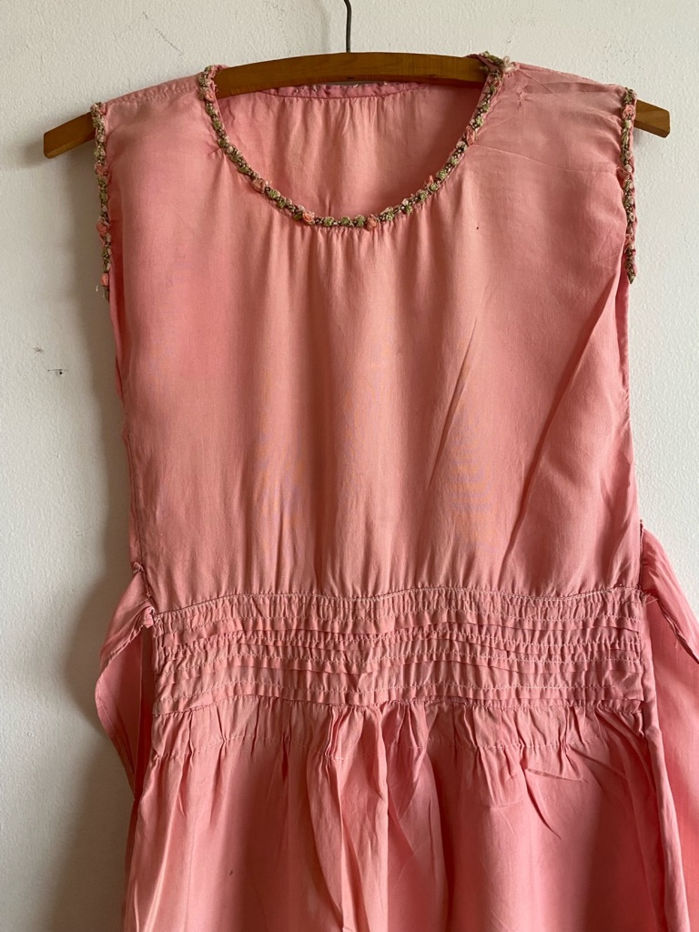 Vintage 1920s Child’s Dress Pink Silk Embroidered Rosette Trim Antique AS IS - Picture 2 of 10